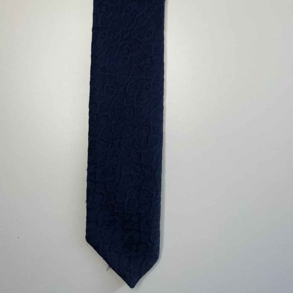 Grandpa's Collection: Vintage Navy Blue Floral Embossed Necktie for Men